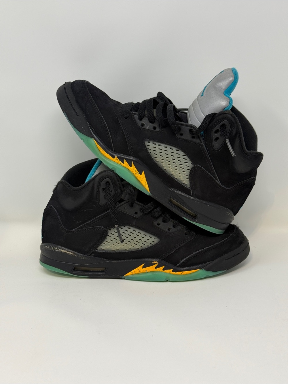 Size 6Y - Air Jordan 5 Retro (GS) Mid Aqua (440888-047)